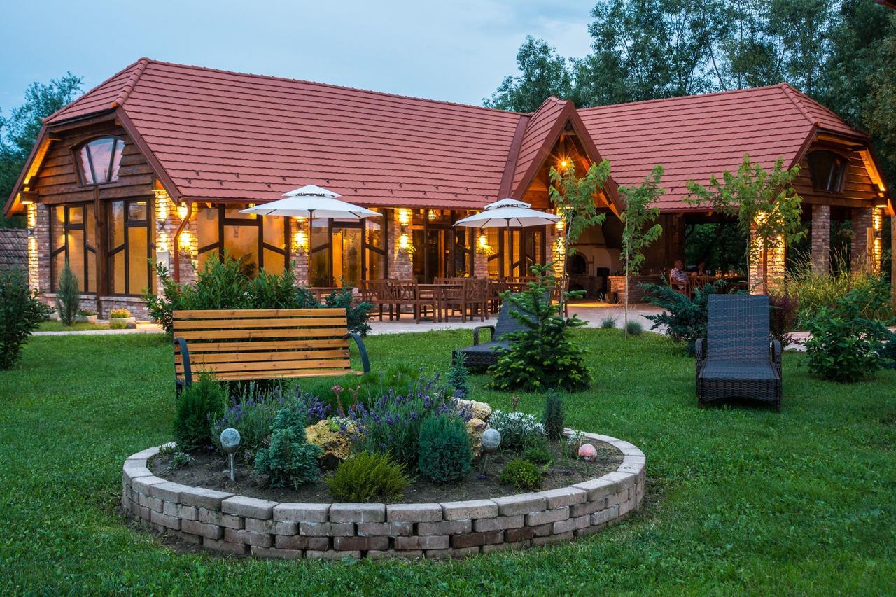 Pensiunea Meander Gherla Exterior foto